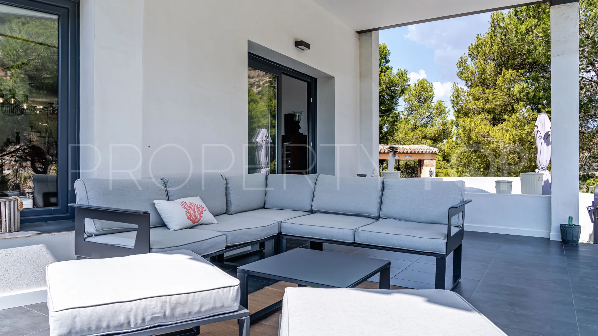 Comprar villa en Pinares de San Antón de 4 dormitorios