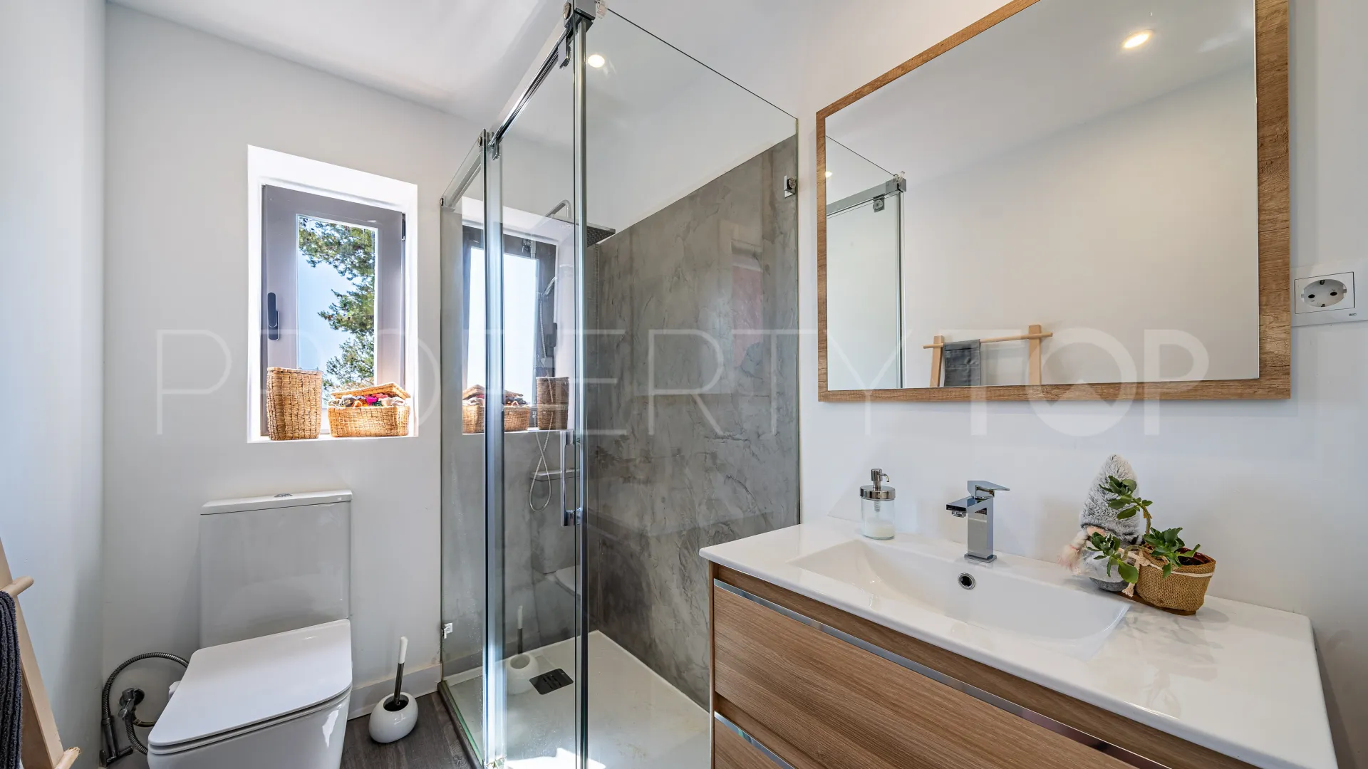 Comprar villa en Pinares de San Antón de 4 dormitorios