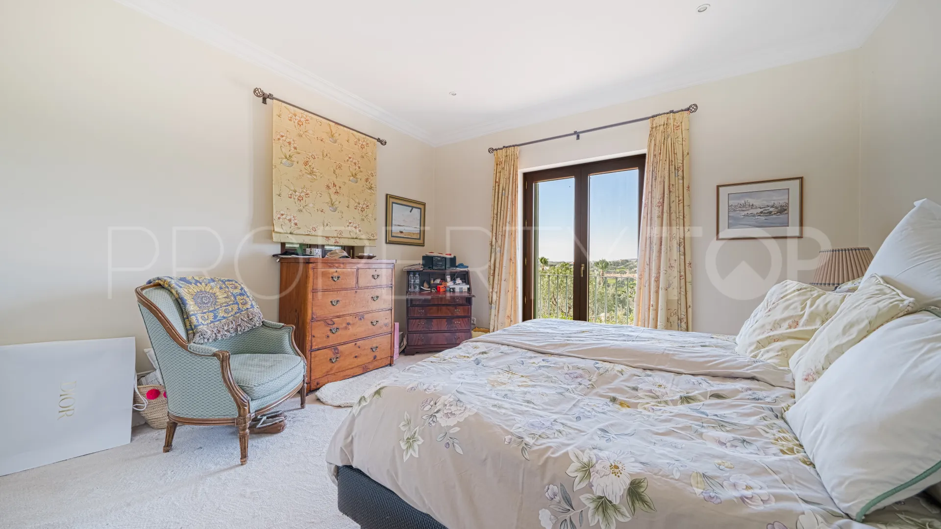 For sale villa in Sotogrande with 9 bedrooms