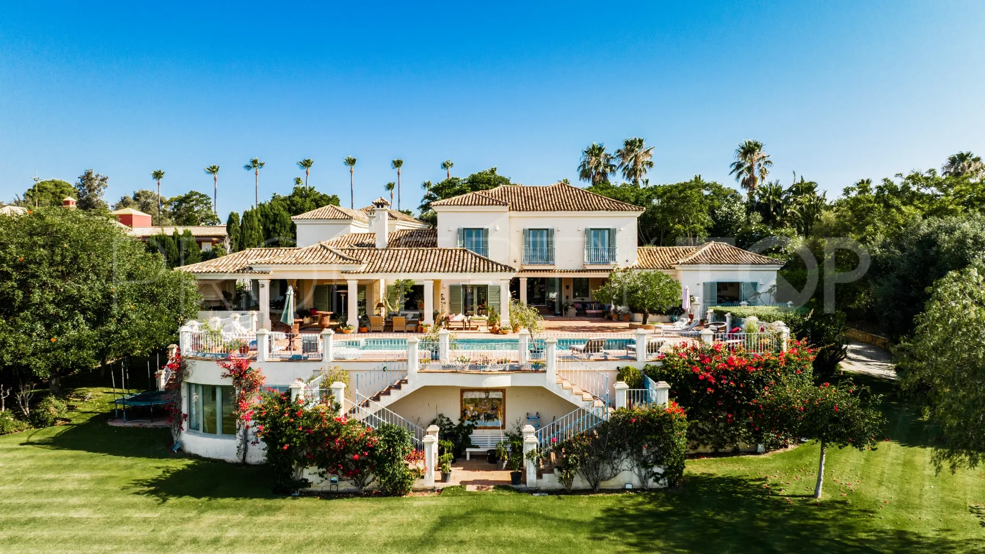 For sale villa in Sotogrande with 9 bedrooms