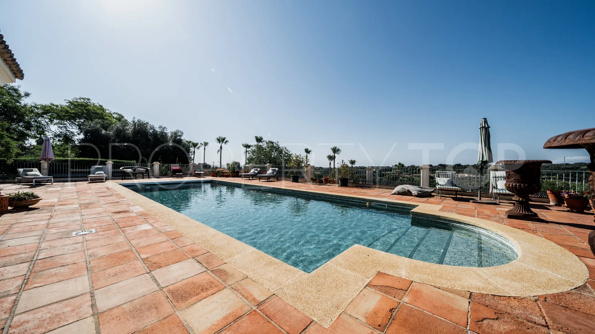 For sale villa in Sotogrande with 9 bedrooms