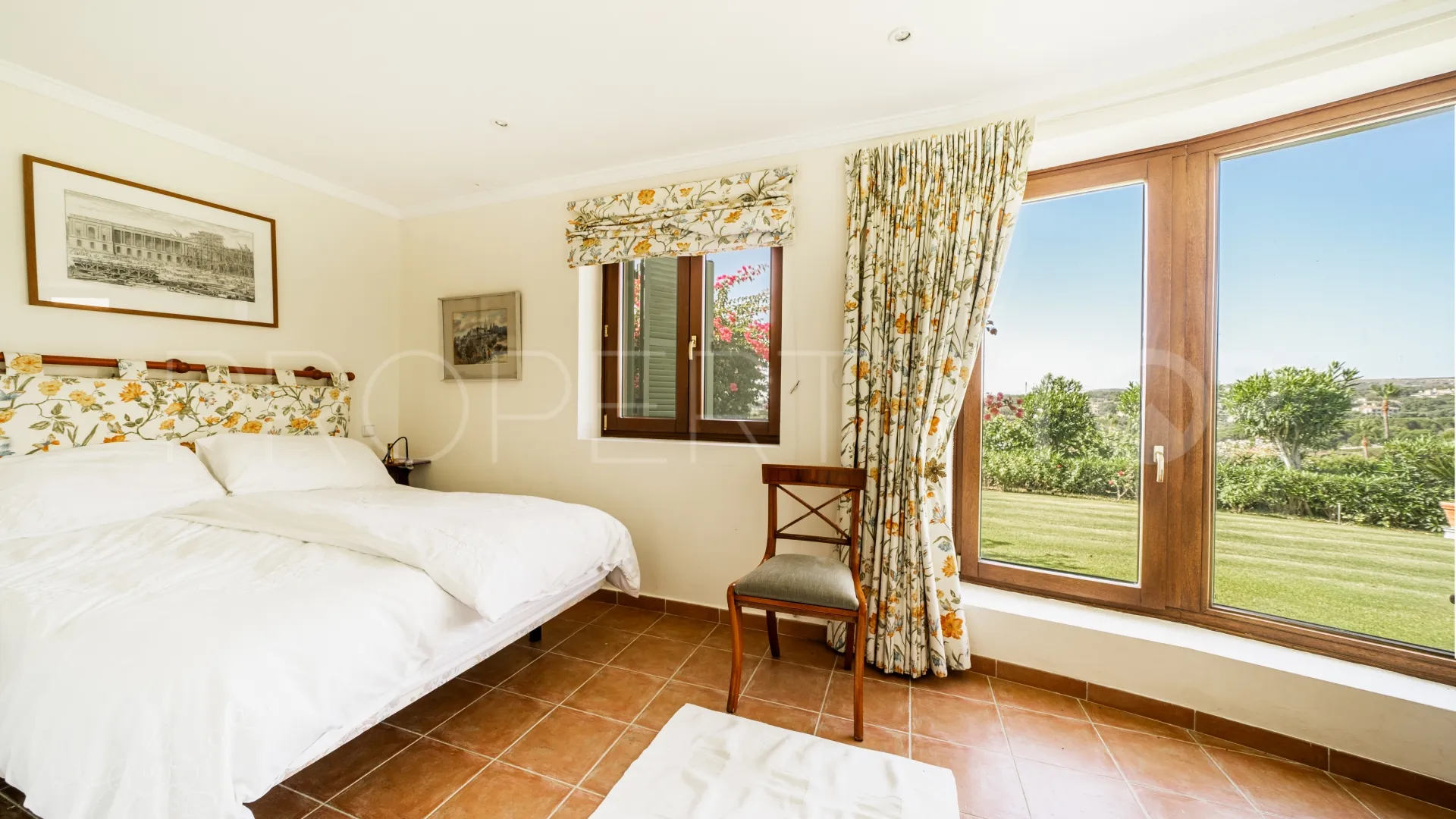 For sale villa in Sotogrande with 9 bedrooms