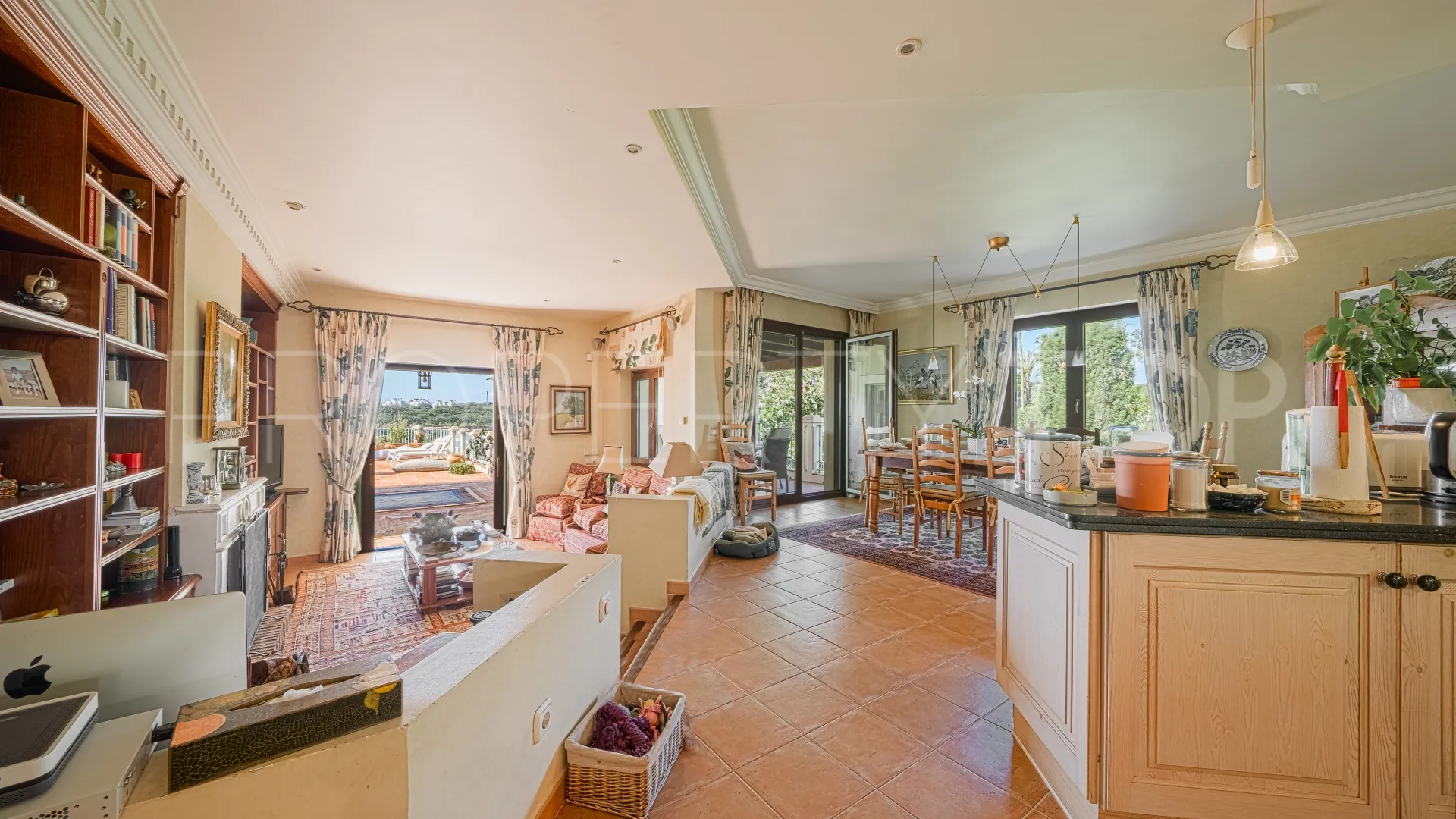 For sale villa in Sotogrande with 9 bedrooms