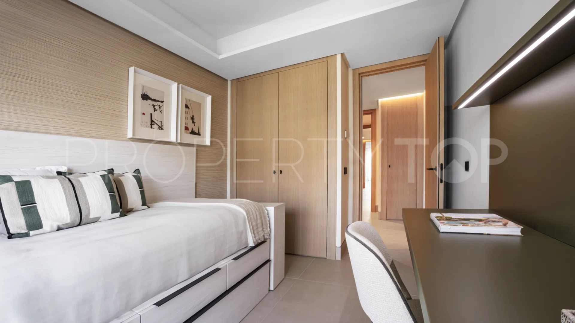 Atico duplex en venta con 4 dormitorios en Malaga