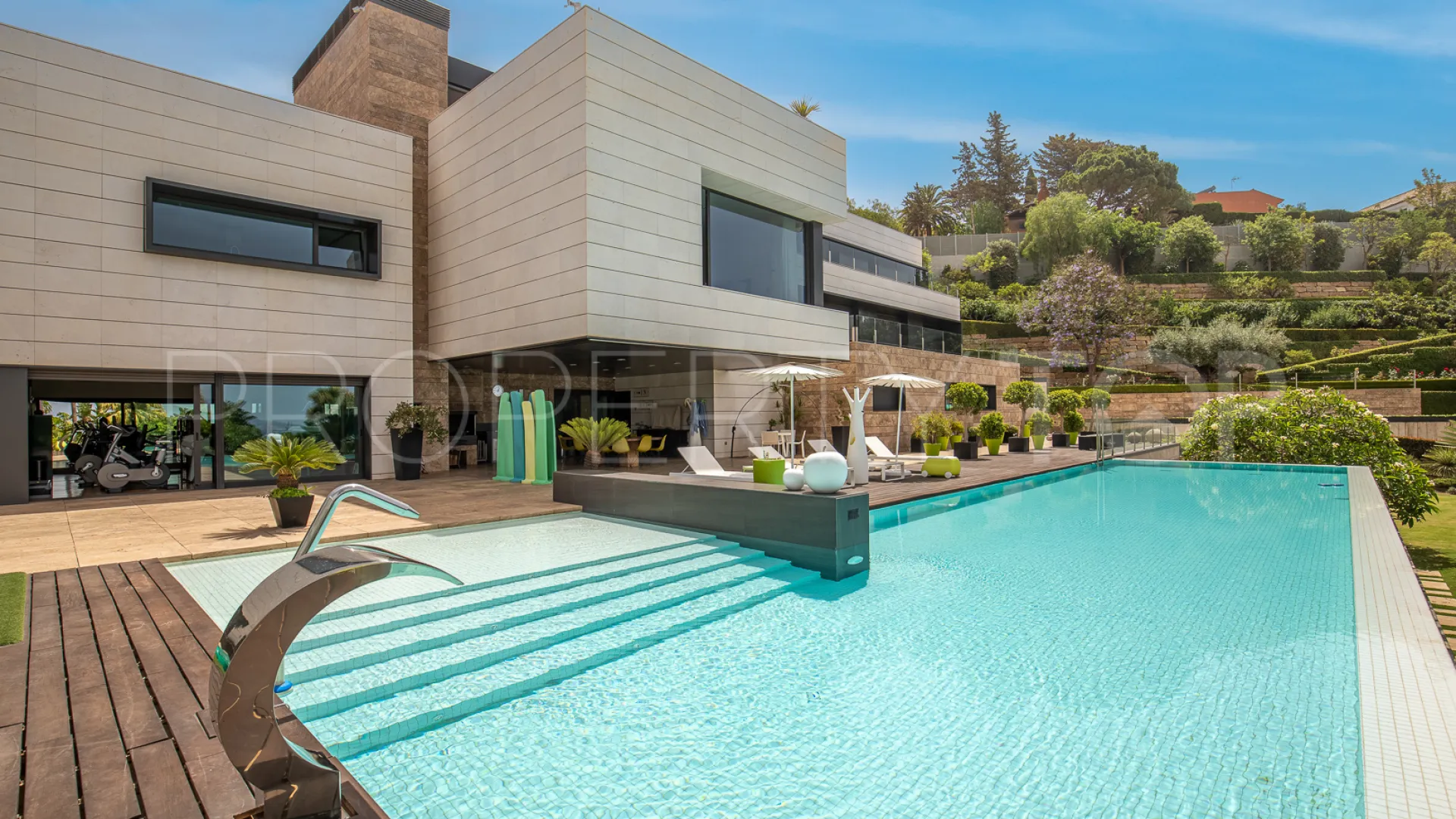 Villa con 8 dormitorios en venta en Malaga - Este