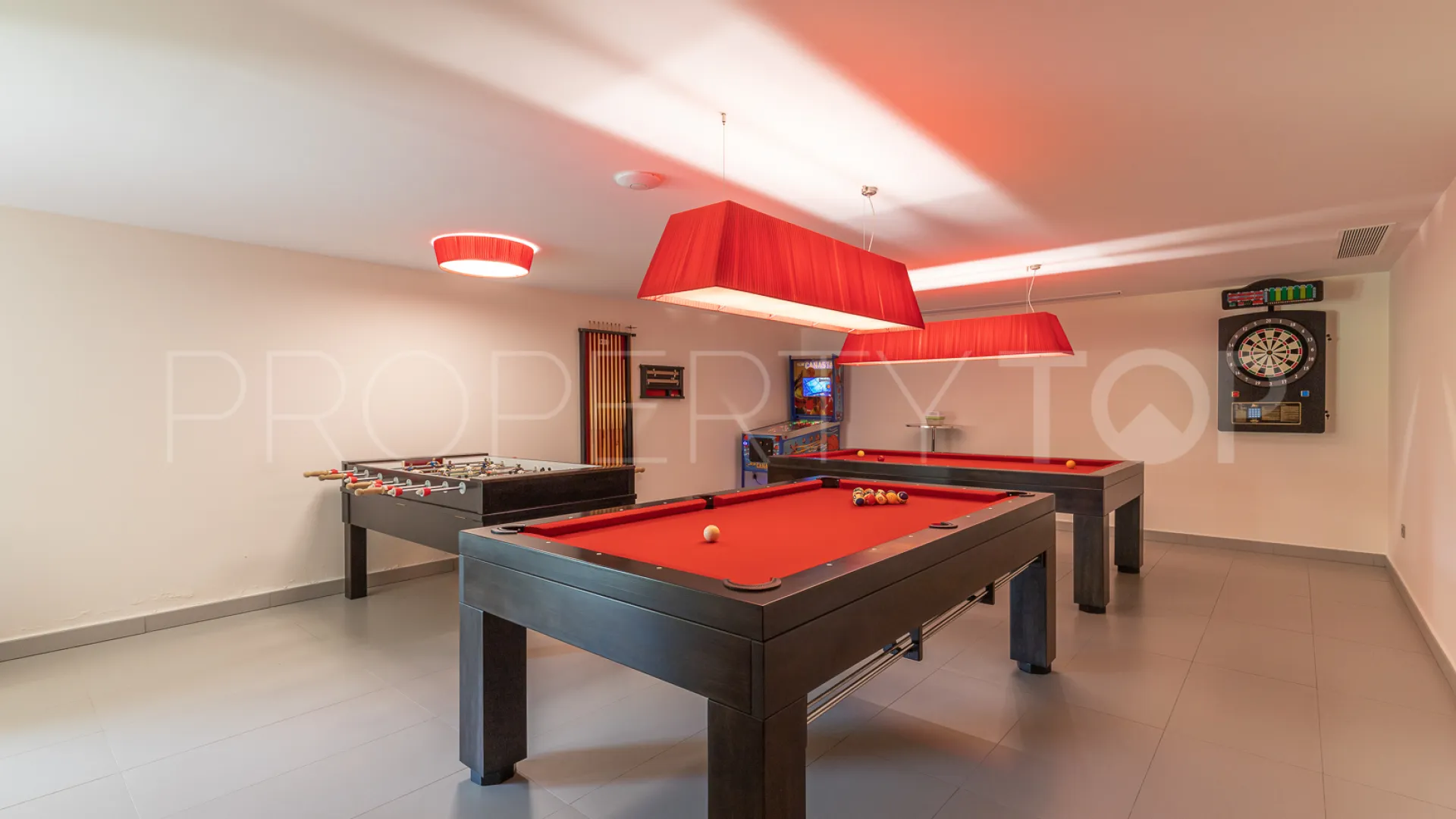 Villa con 8 dormitorios en venta en Malaga - Este