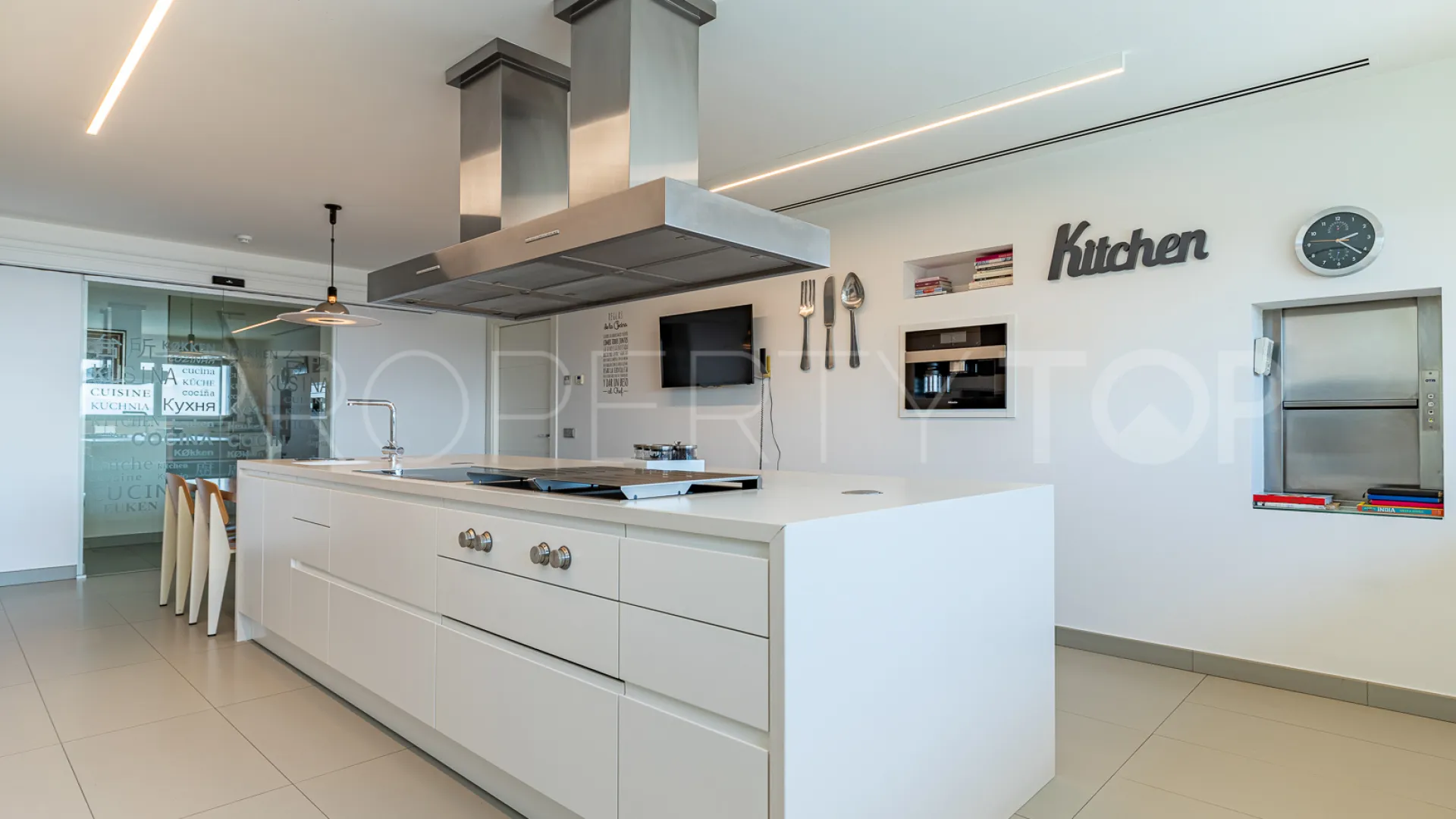 Villa con 8 dormitorios en venta en Malaga - Este
