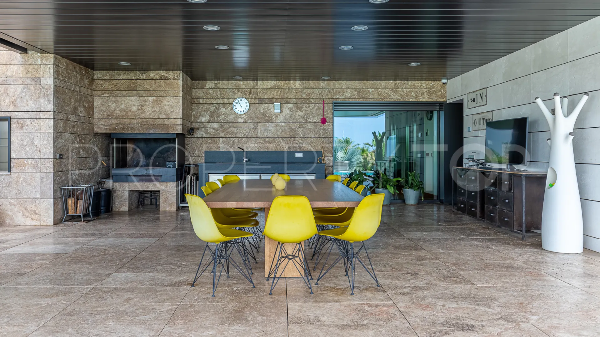 Villa con 8 dormitorios en venta en Malaga - Este