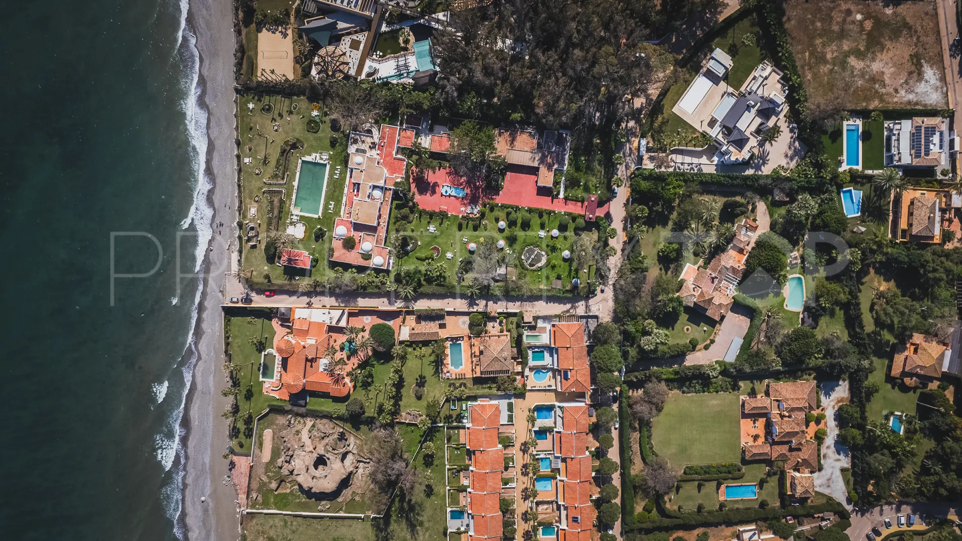 Parcela a la venta en Guadalmina Baja