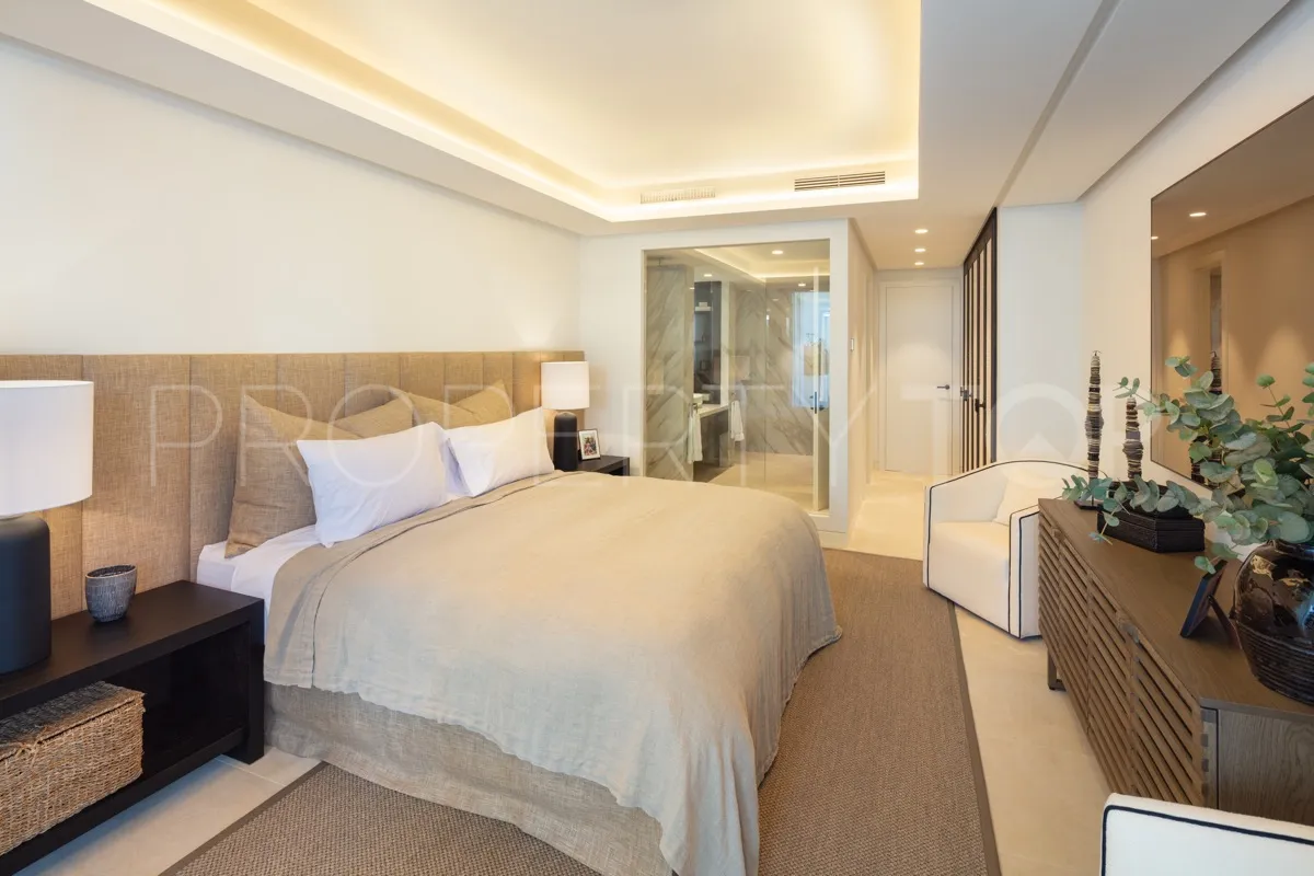 Comprar apartamento de 3 dormitorios en Puente Romano