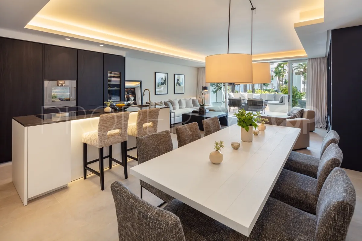 Comprar apartamento de 3 dormitorios en Puente Romano