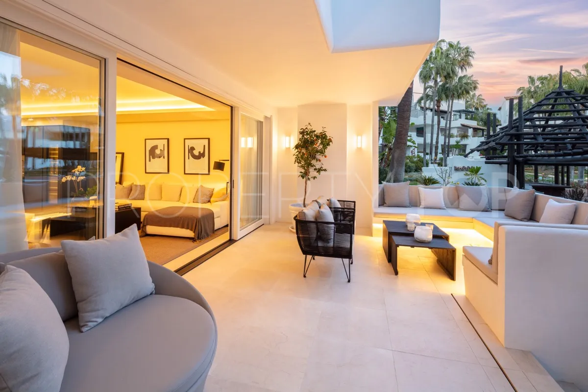 Comprar apartamento de 3 dormitorios en Puente Romano