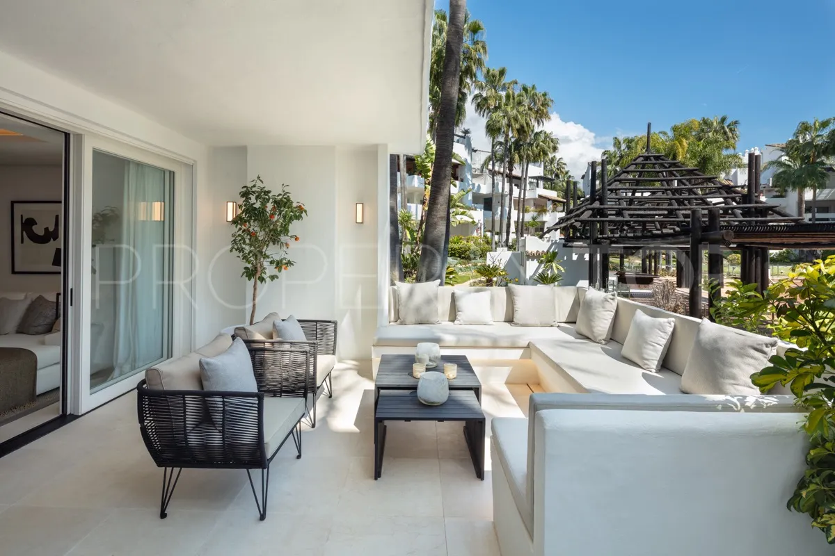 Comprar apartamento de 3 dormitorios en Puente Romano