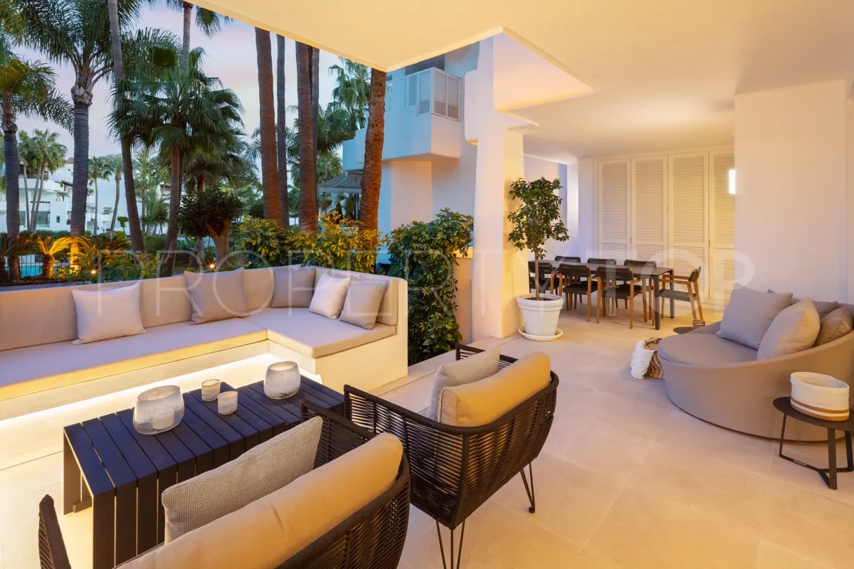Comprar apartamento de 3 dormitorios en Puente Romano