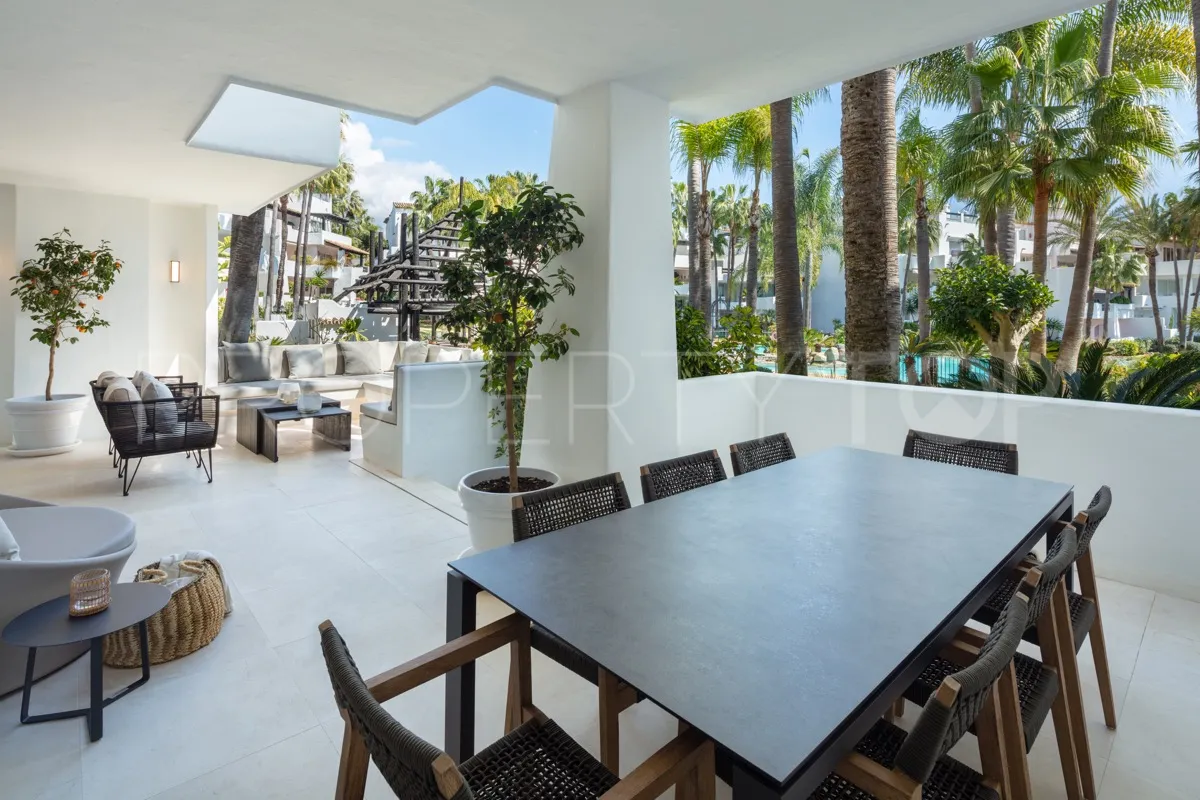 Comprar apartamento de 3 dormitorios en Puente Romano