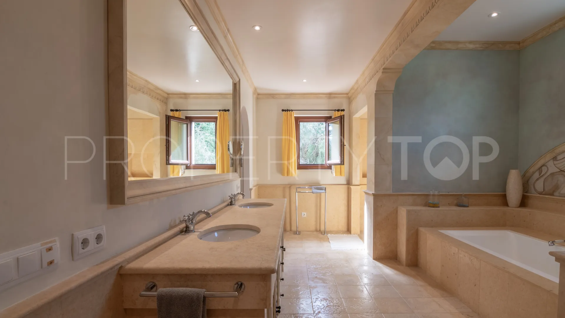 Sotogrande Alto, villa con 7 dormitorios a la venta