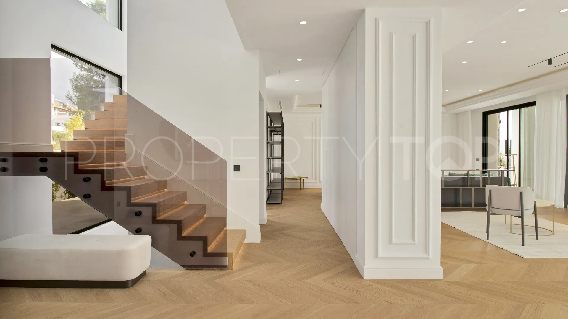 For sale Golden Mile villa