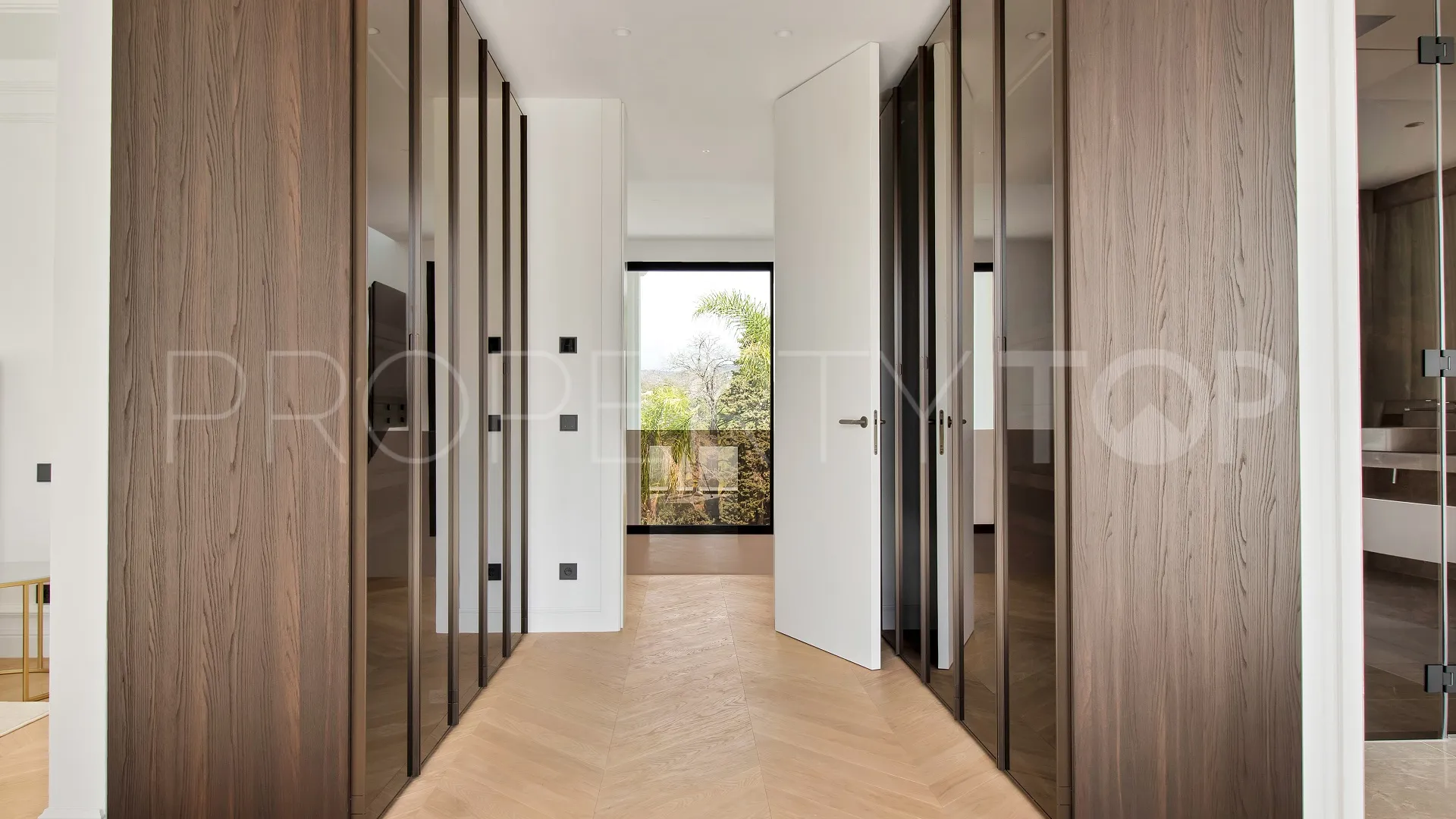 For sale Golden Mile villa