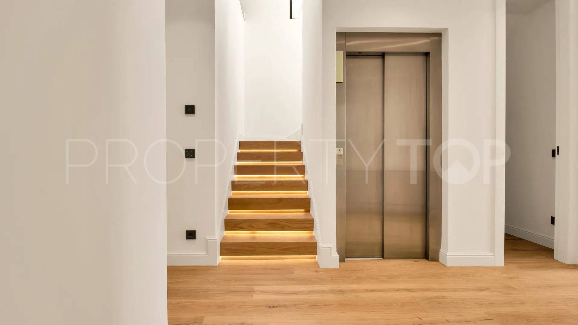 For sale Golden Mile villa