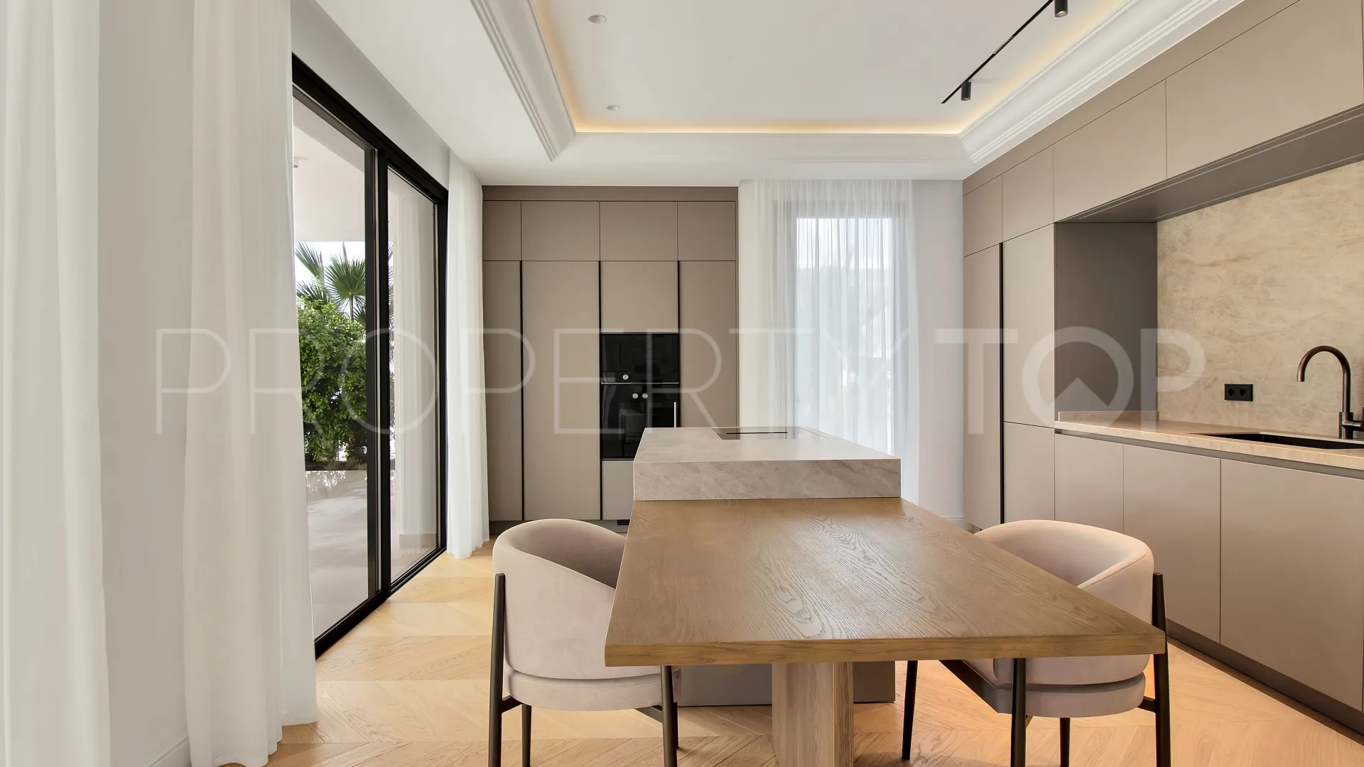 For sale Golden Mile villa