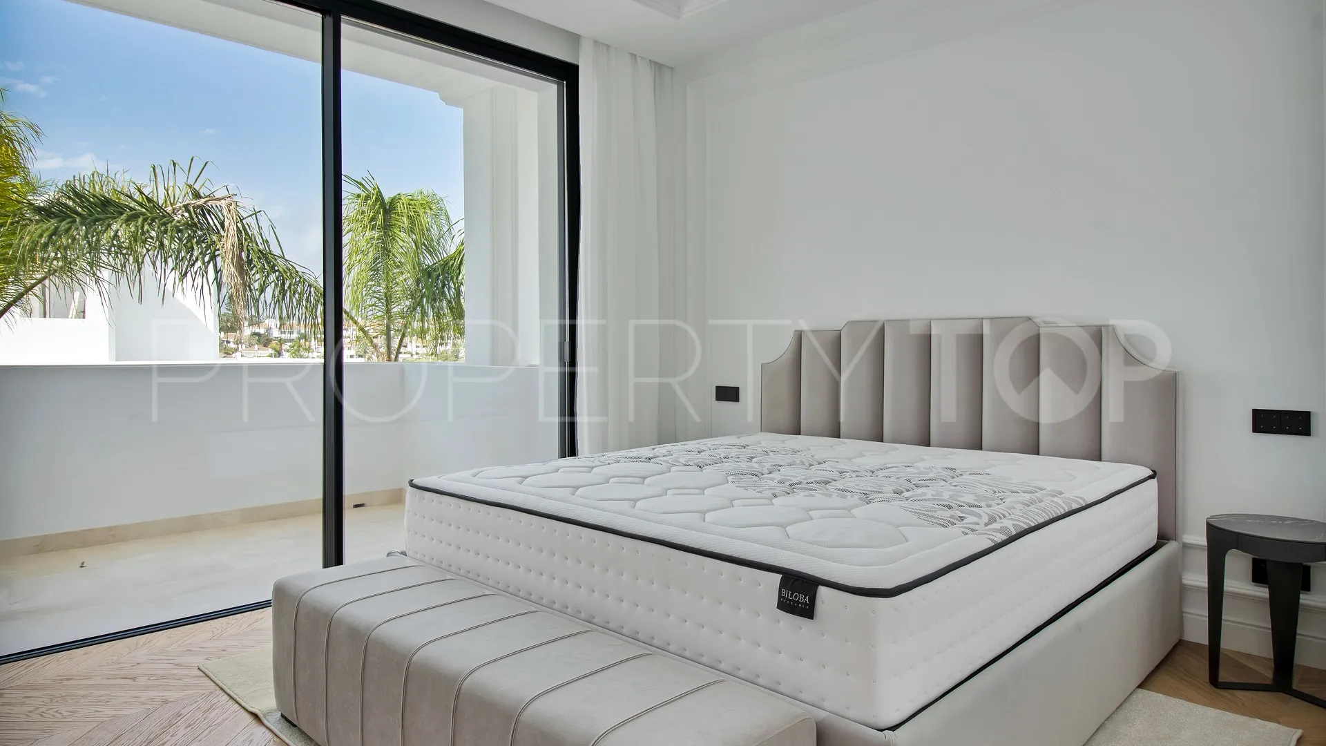 For sale Golden Mile villa