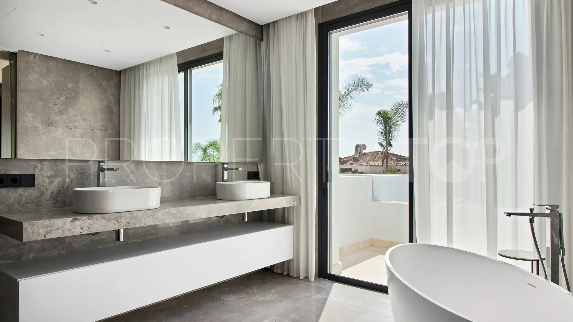 For sale Golden Mile villa