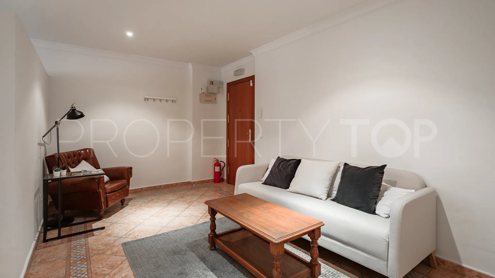 San Pedro de Alcantara 2 bedrooms office for sale