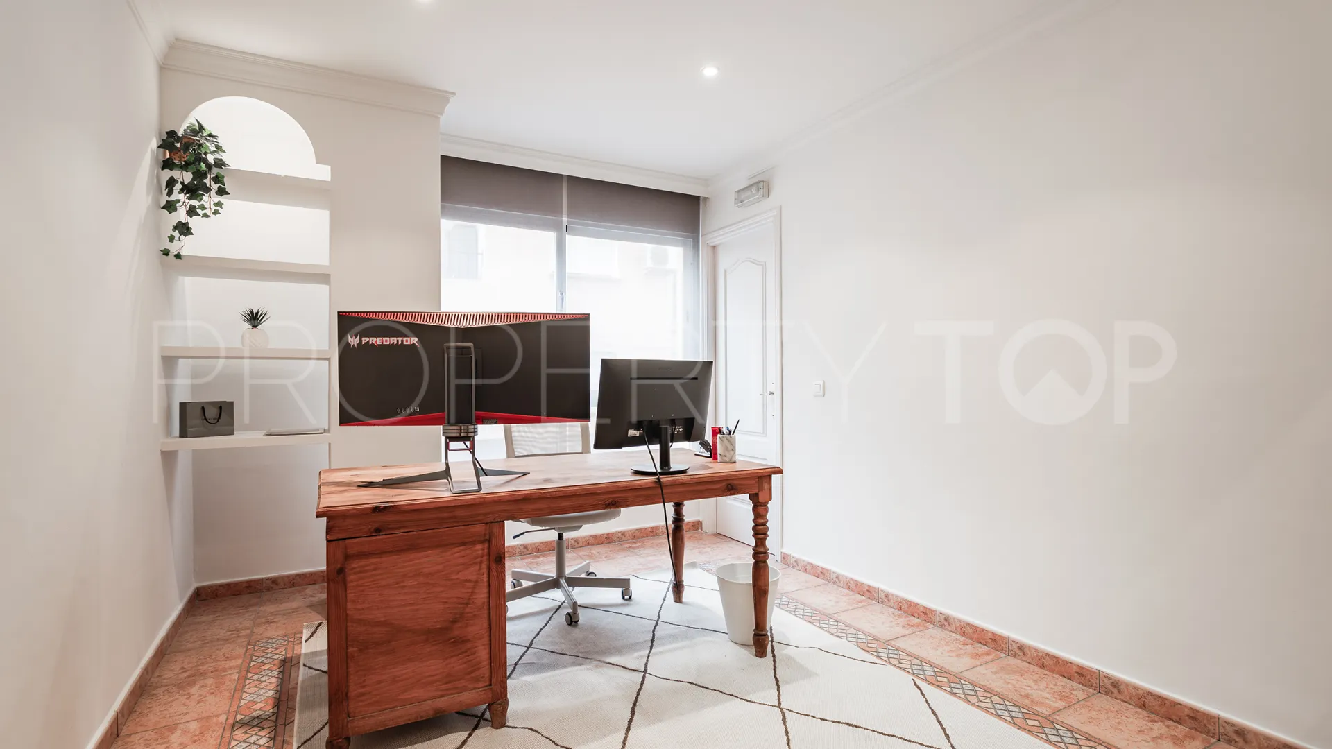 San Pedro de Alcantara 2 bedrooms office for sale