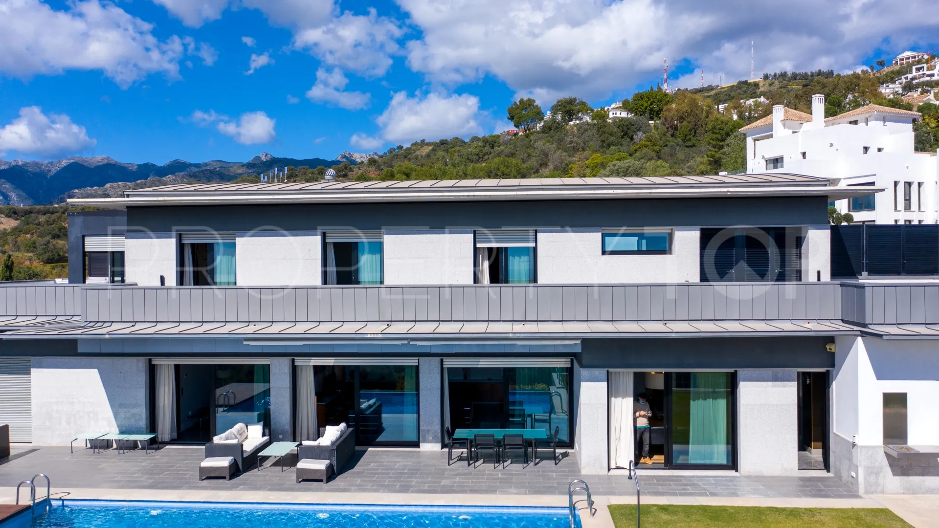 For sale villa in Los Altos de los Monteros