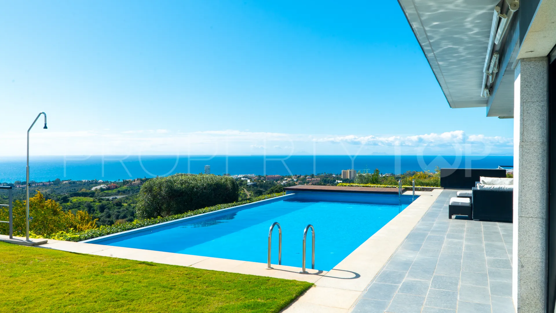 For sale villa in Los Altos de los Monteros