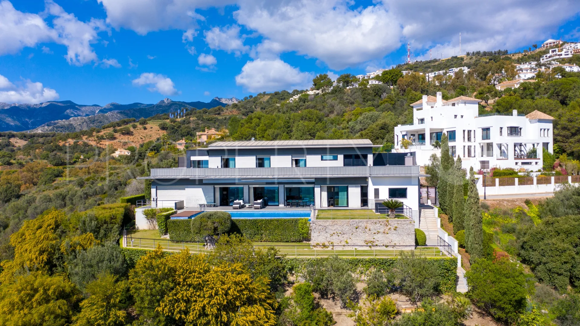 For sale villa in Los Altos de los Monteros