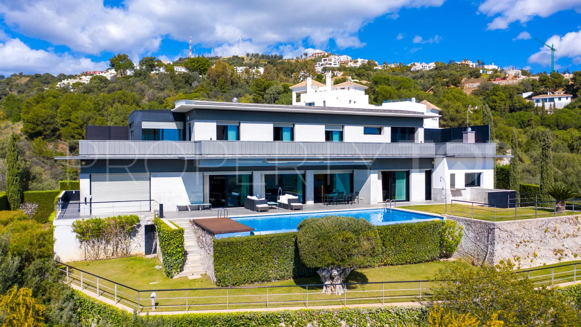 For sale villa in Los Altos de los Monteros