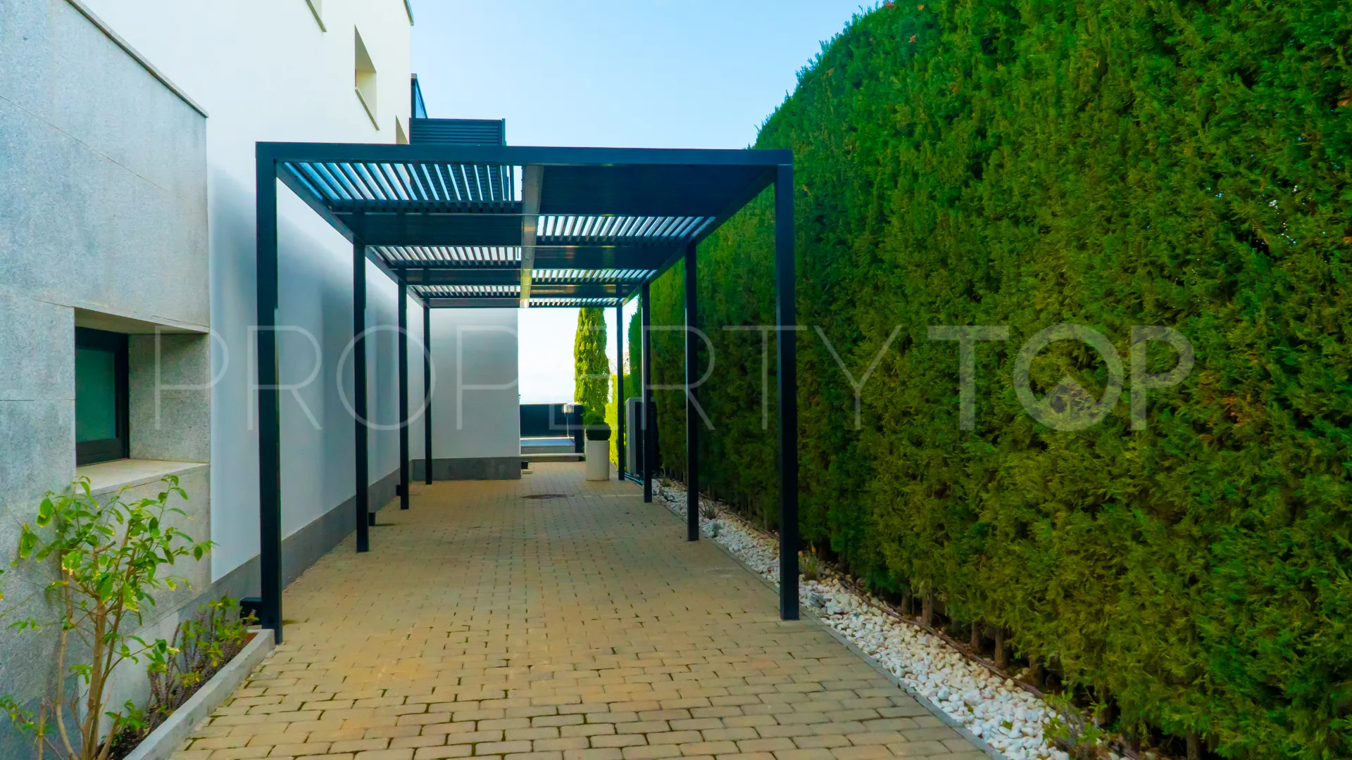 For sale villa in Los Altos de los Monteros