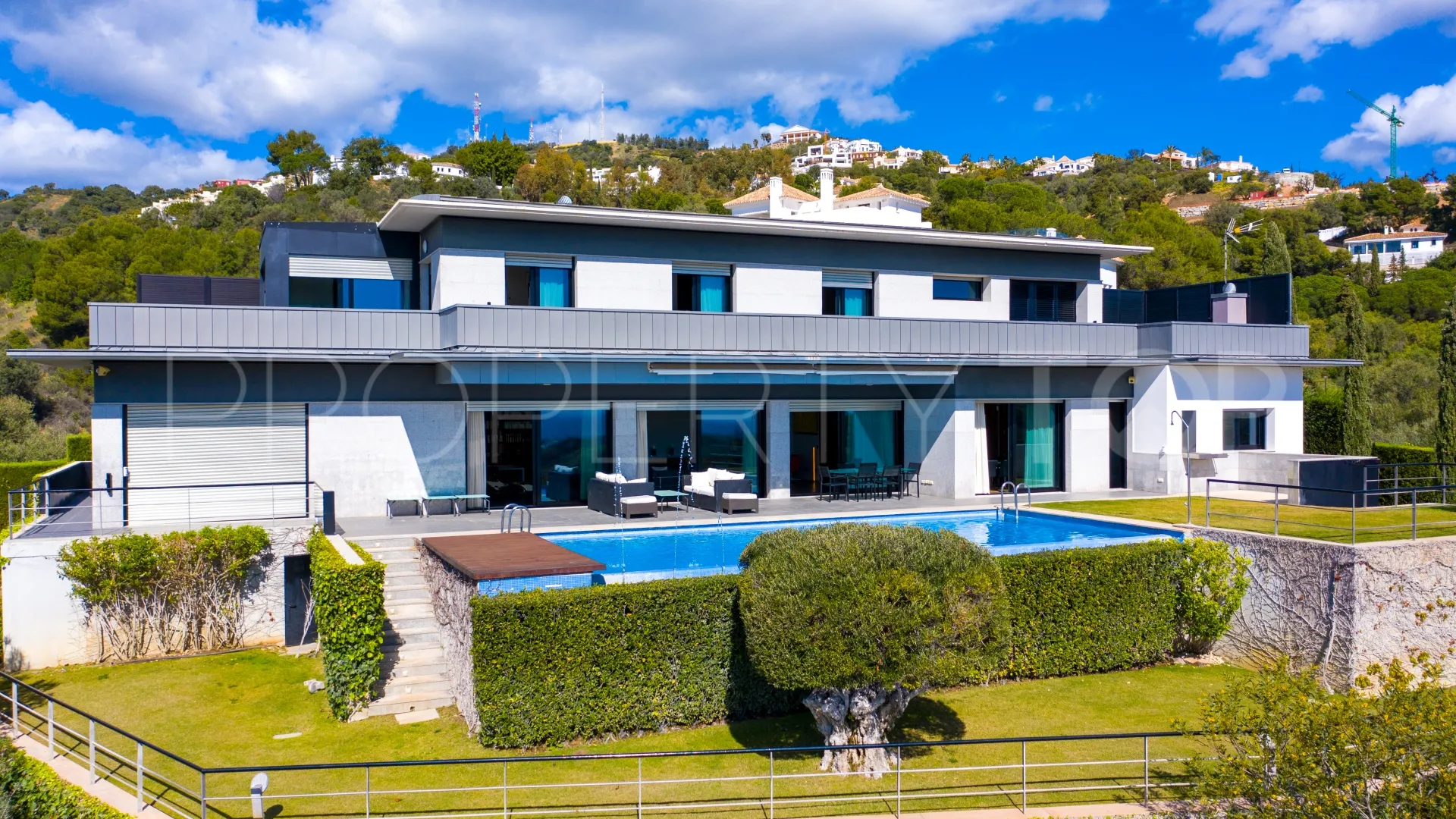 For sale villa in Los Altos de los Monteros
