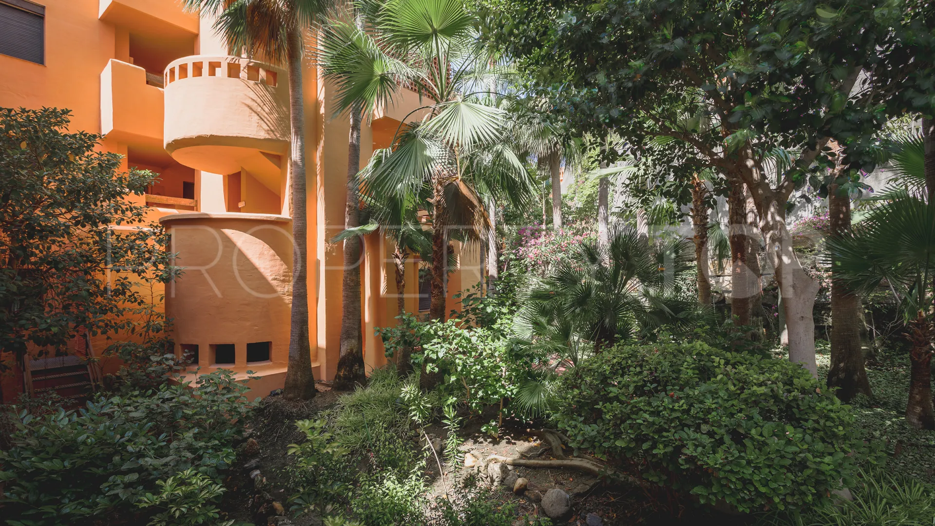 For sale Cumbres de Los Almendros 2 bedrooms apartment