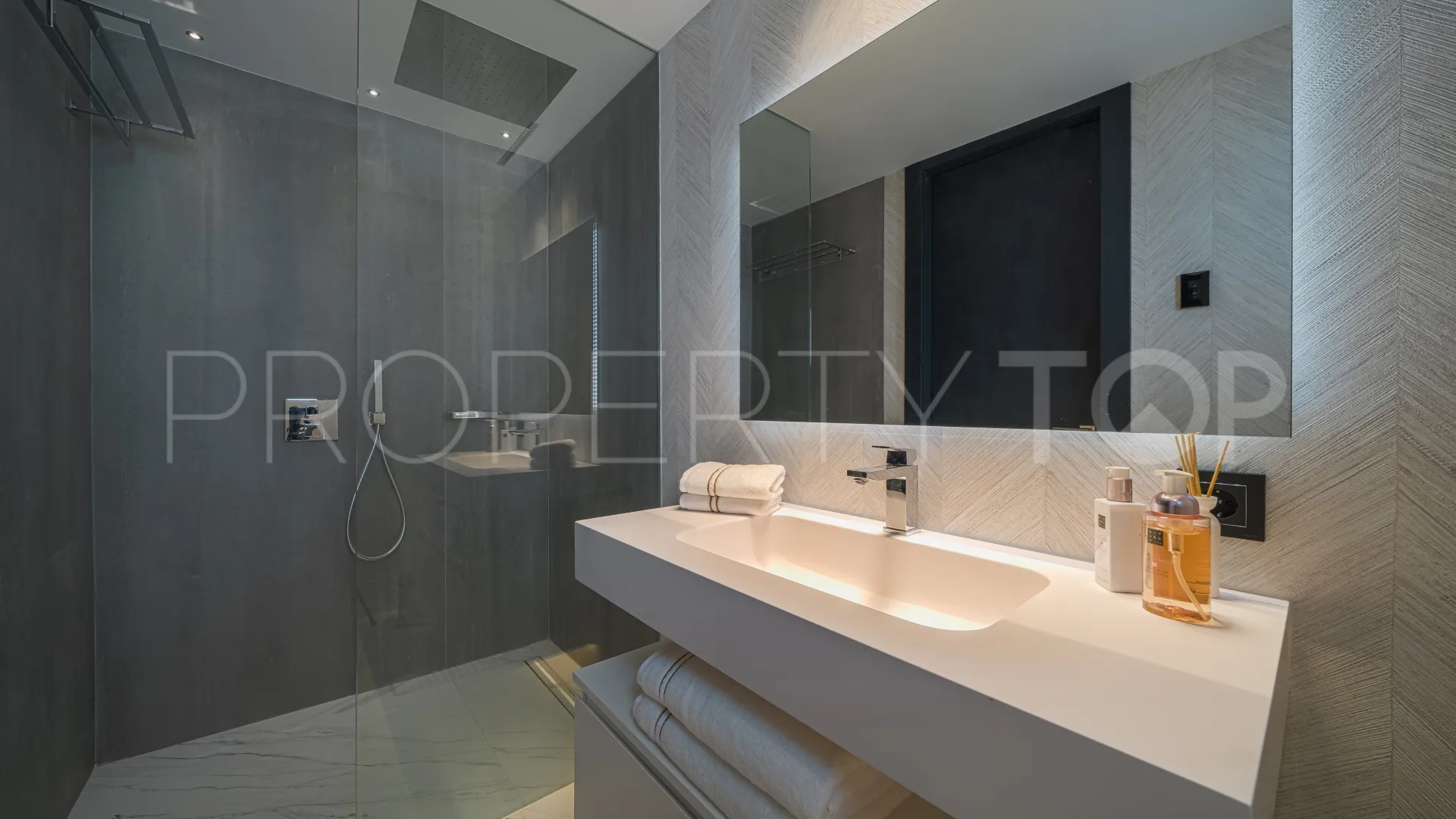 Marbella - Puerto Banus, apartamento de 3 dormitorios en venta