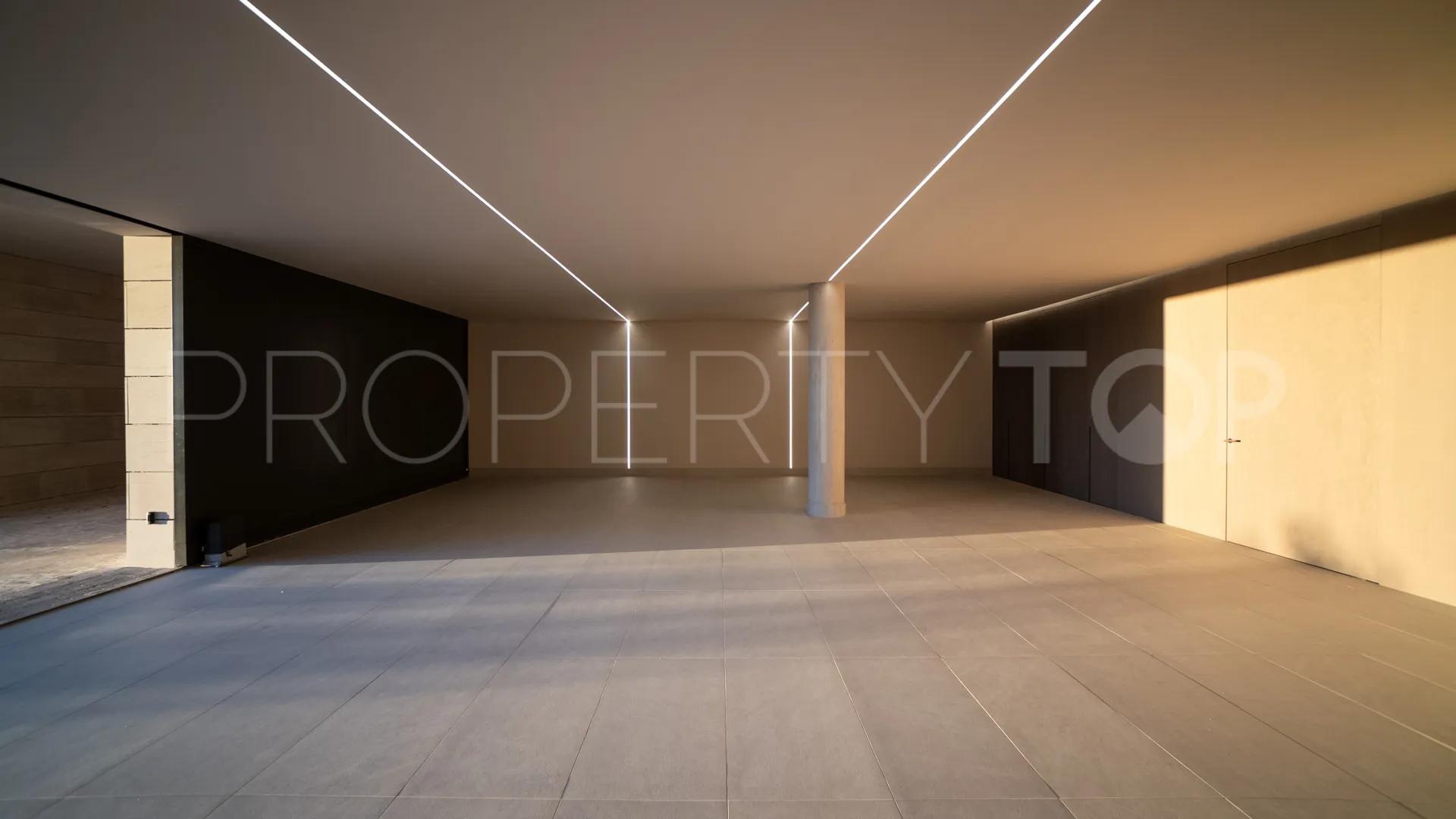 Villa en venta con 6 dormitorios en La Reserva