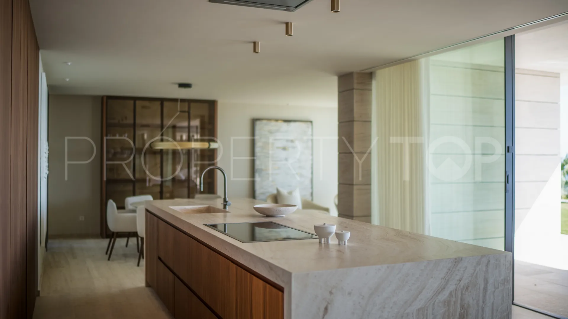 Villa en venta con 6 dormitorios en La Reserva