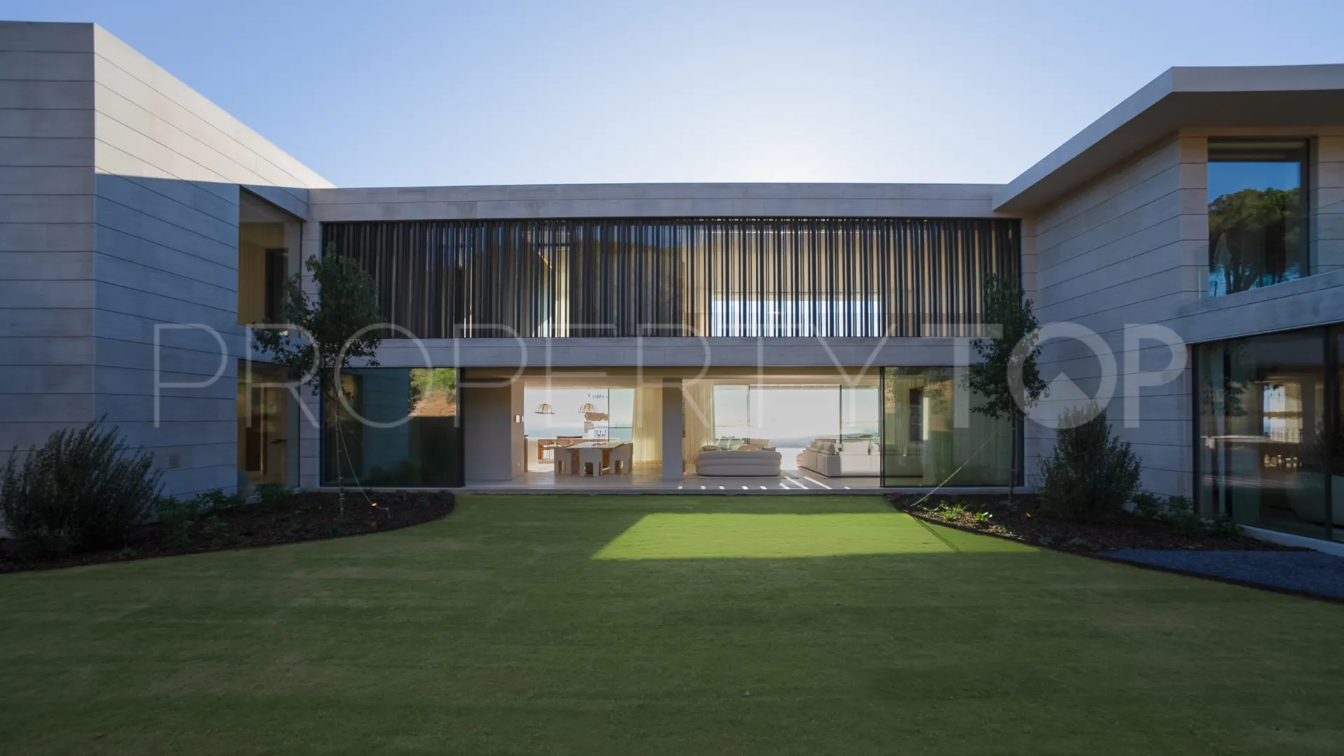 Villa en venta con 6 dormitorios en La Reserva