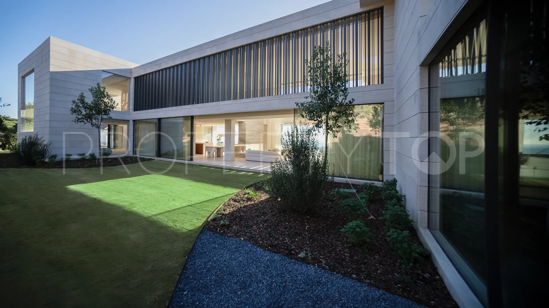 Villa en venta con 6 dormitorios en La Reserva