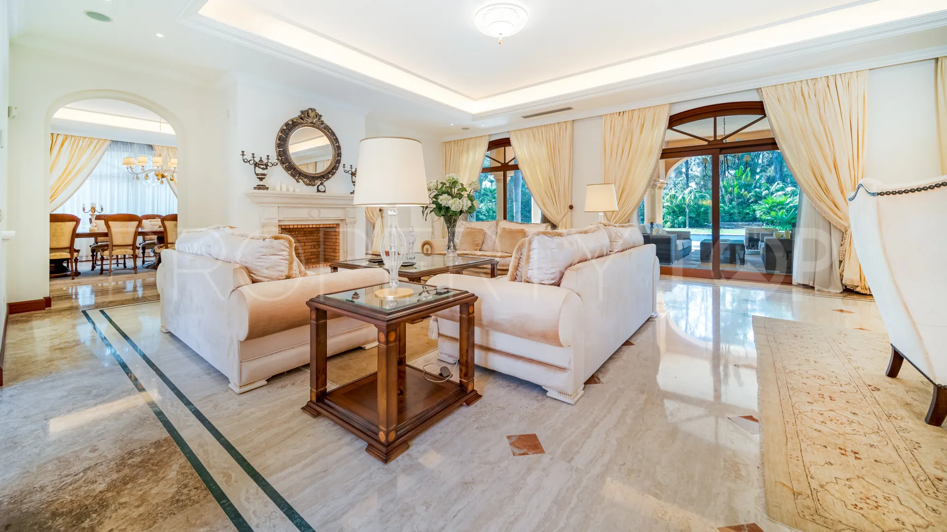 For sale Guadalmina Baja villa with 8 bedrooms