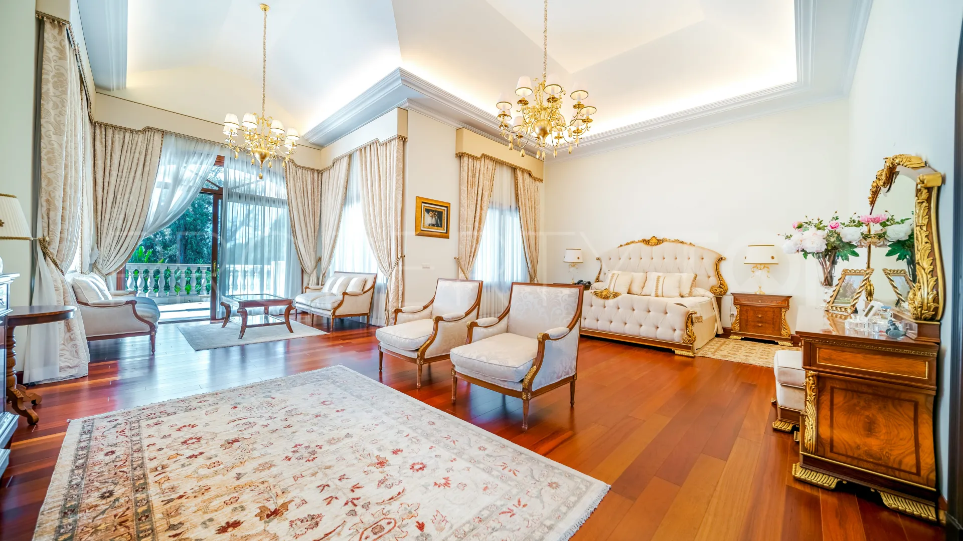 For sale Guadalmina Baja villa with 8 bedrooms