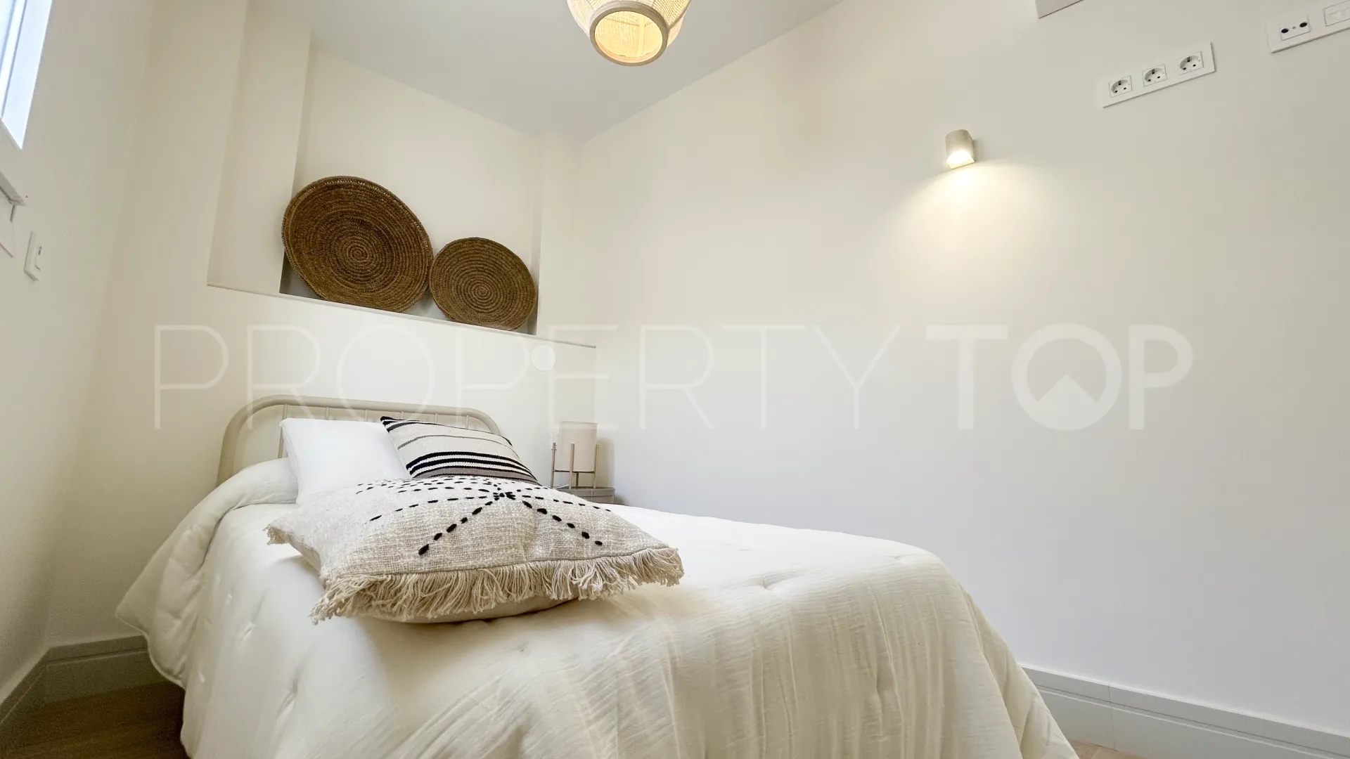 2 bedrooms La Malagueta - La Caleta duplex for sale