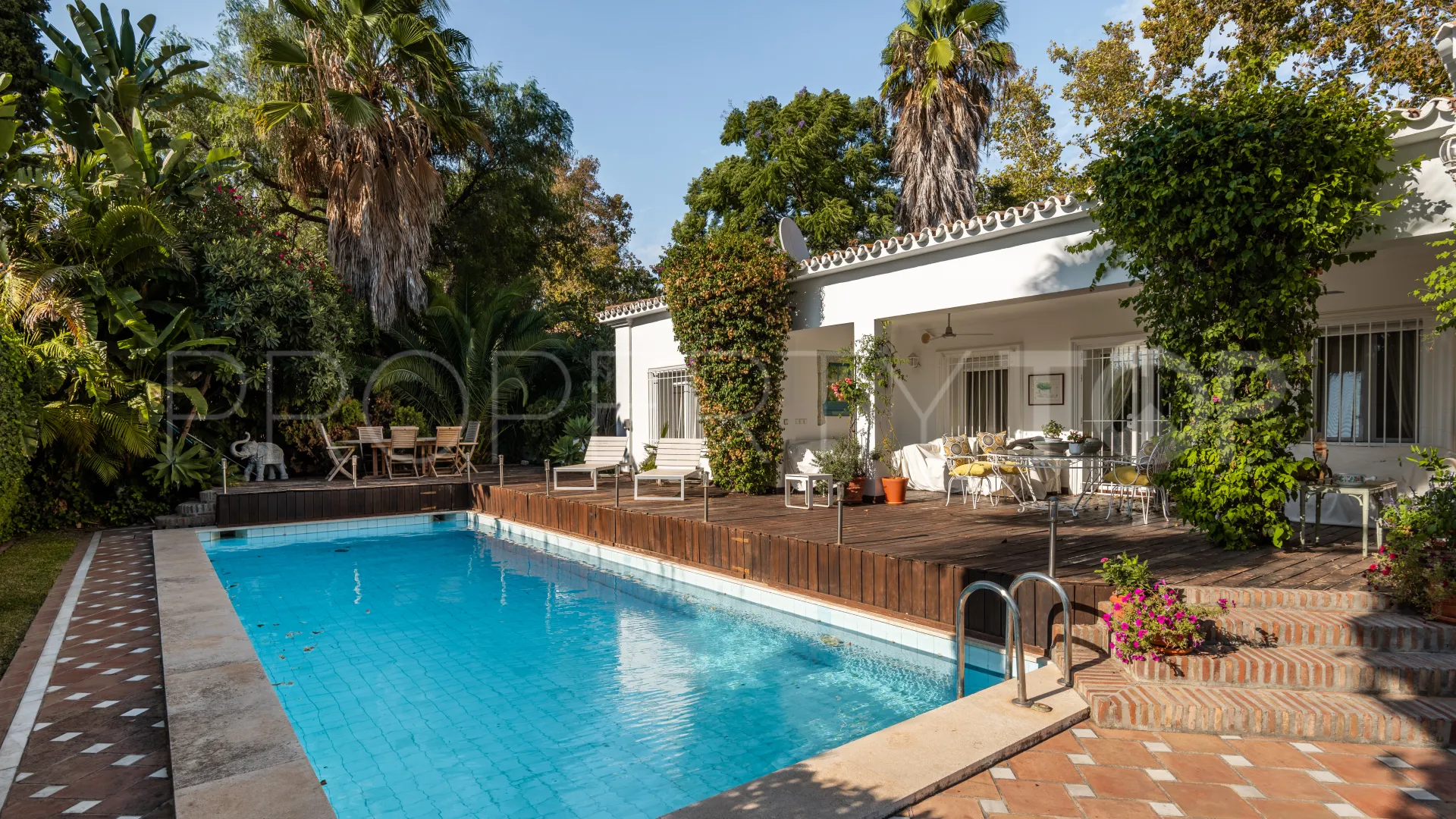 For sale villa with 3 bedrooms in Guadalmina Alta
