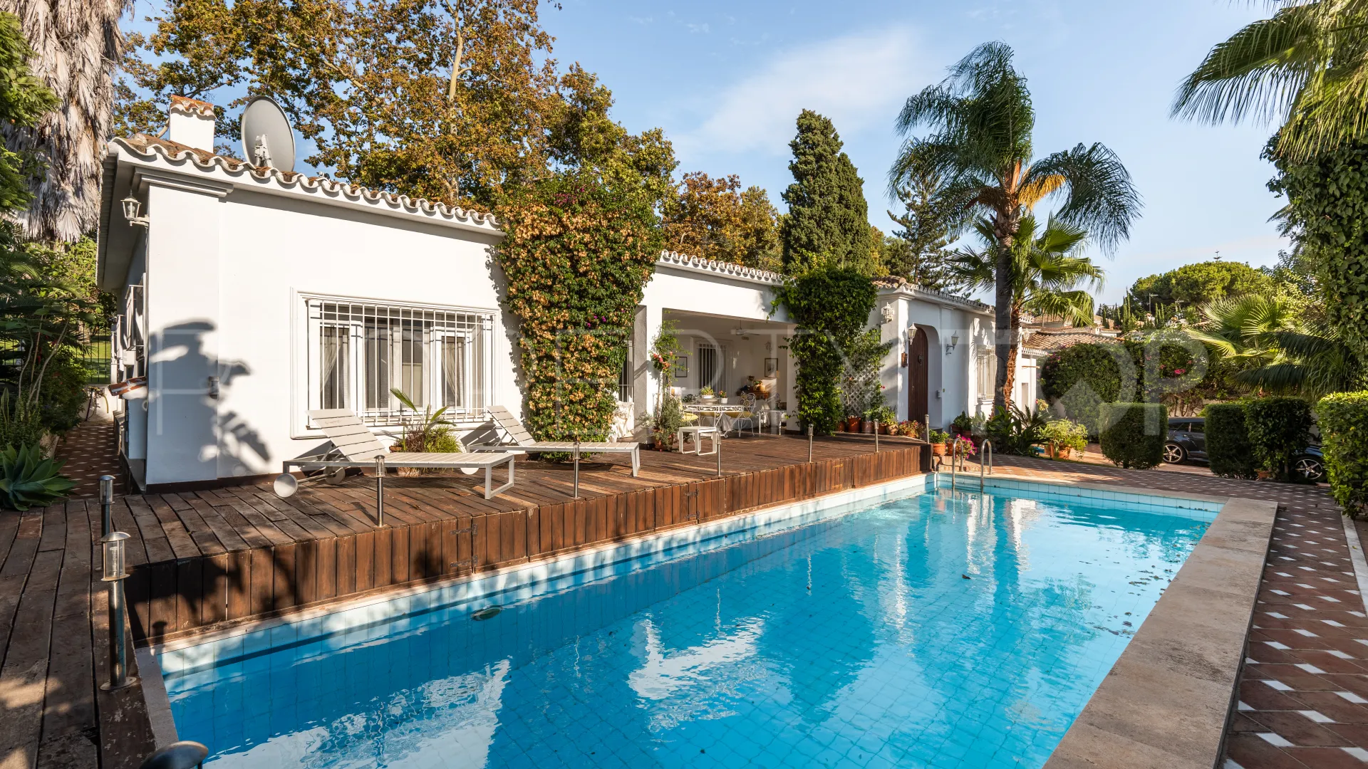 For sale villa with 3 bedrooms in Guadalmina Alta