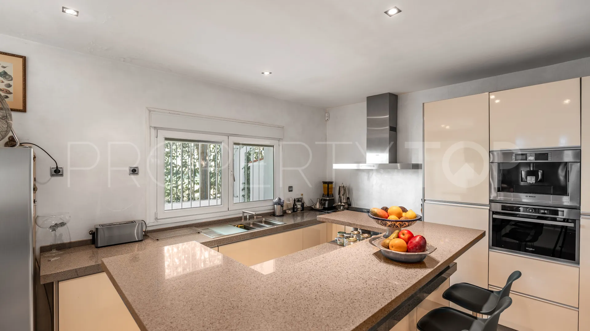 For sale villa with 3 bedrooms in Guadalmina Alta