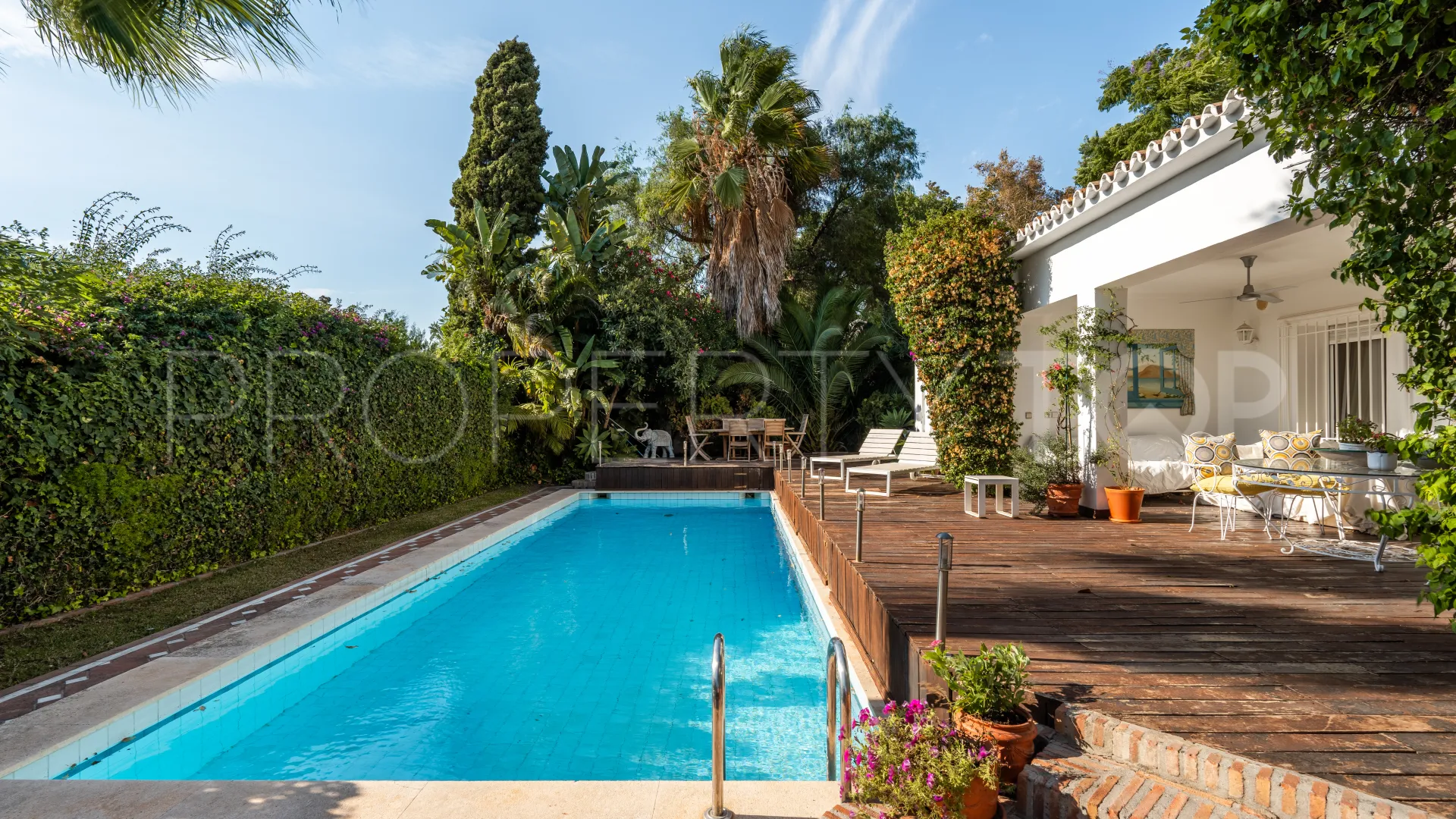 For sale villa with 3 bedrooms in Guadalmina Alta