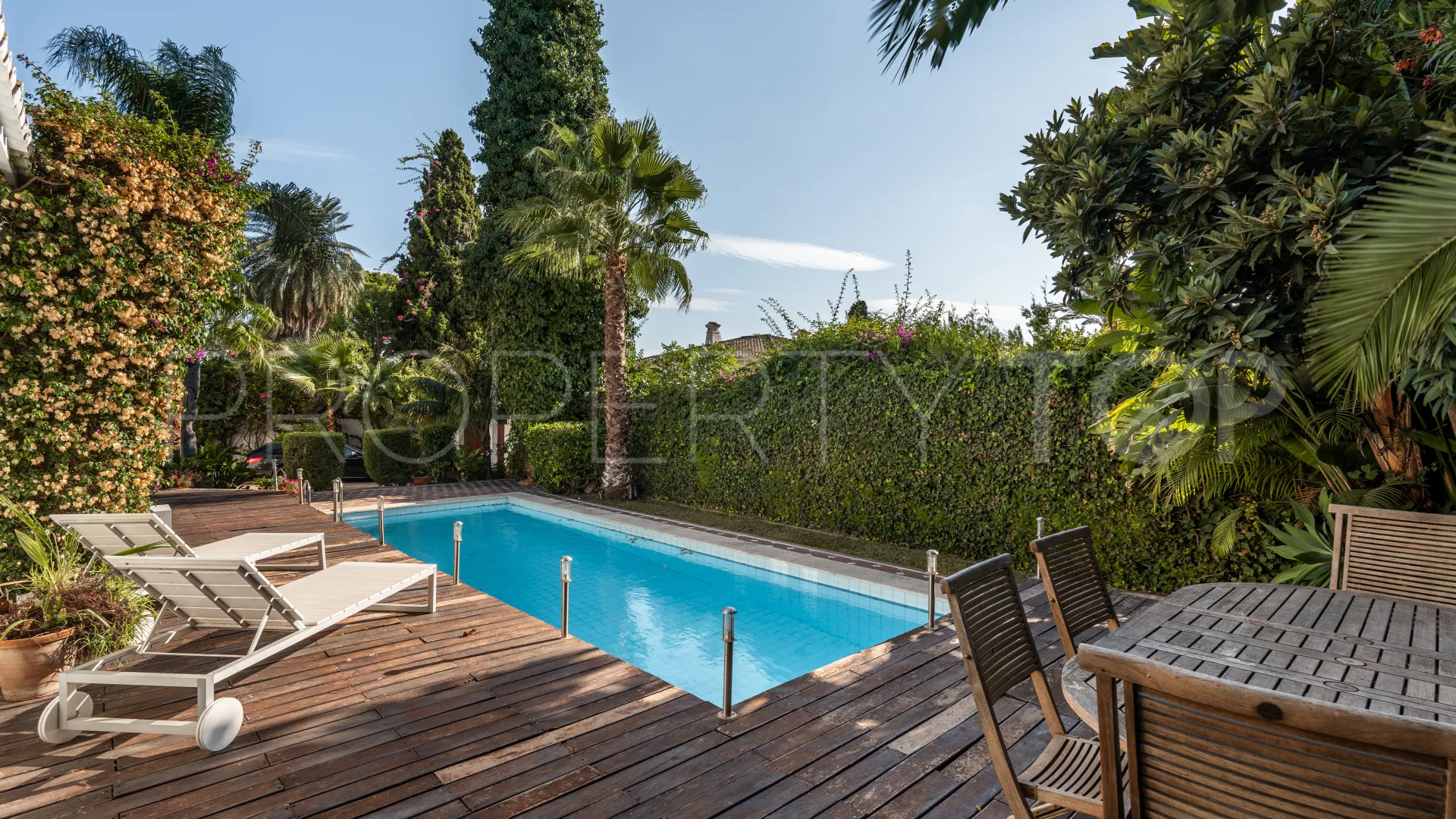 For sale villa with 3 bedrooms in Guadalmina Alta