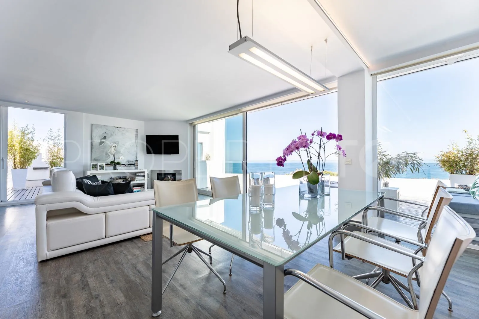 Duplex penthouse for sale in Calahonda Playa with 2 bedrooms