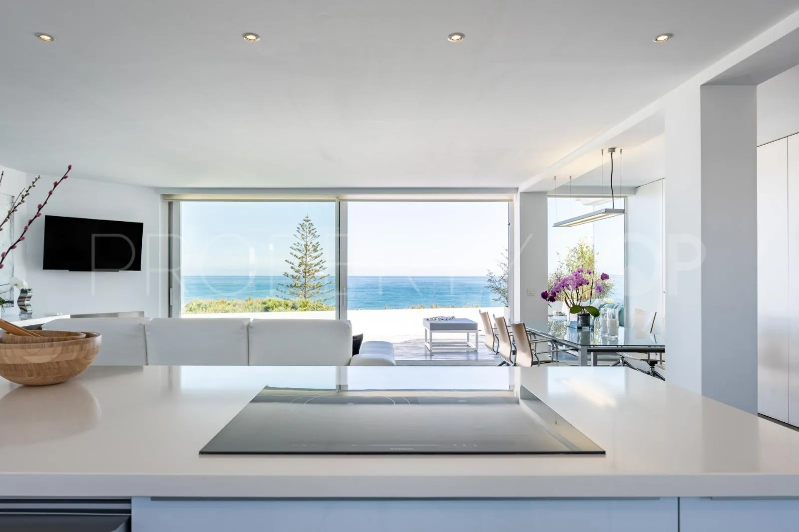 Duplex penthouse for sale in Calahonda Playa with 2 bedrooms